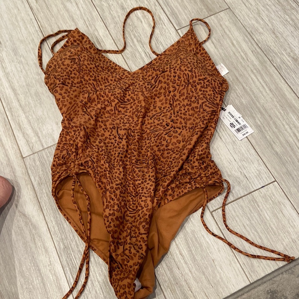 Shade shore woman’s adorable one piece bathing suit